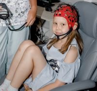 Иллюстрация к статье «Использование ЭЭГ для оценки функционального состояния мозга у детей» — блог клиники Эпика