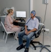 Иллюстрация к статье «Применение портативных ЭЭГ-устройств и их преимущества» — блог клиники Эпика